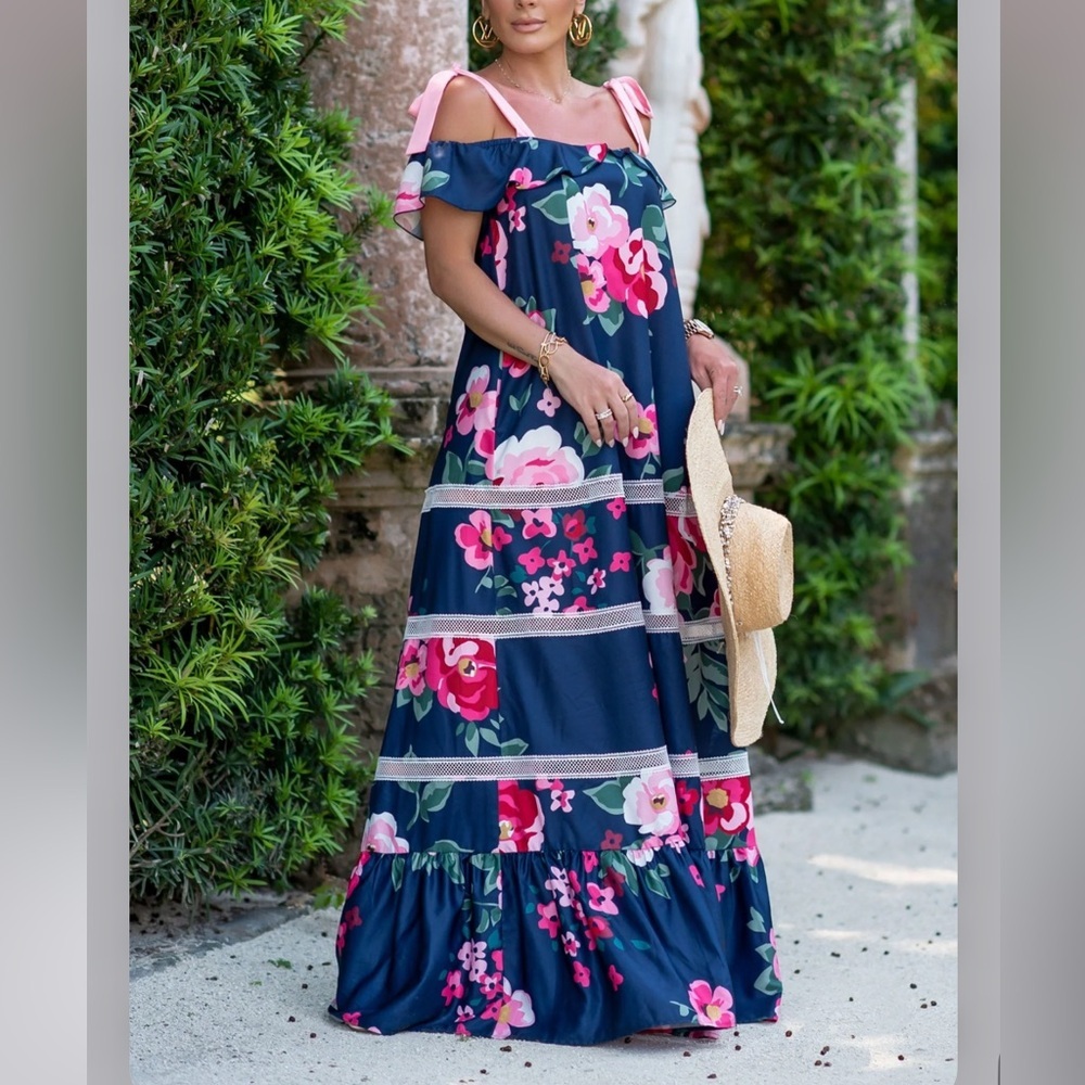 Floral Maxi Dress size large.